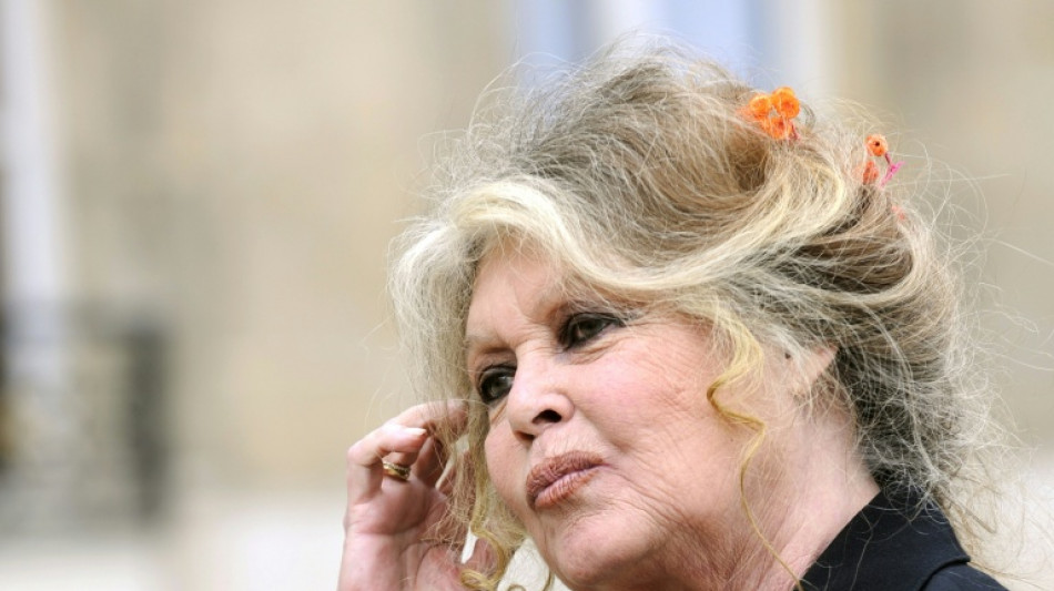 'Estou bem', afirma Brigitte Bardot ap&oacute;s rumores sobre sua sa&uacute;de