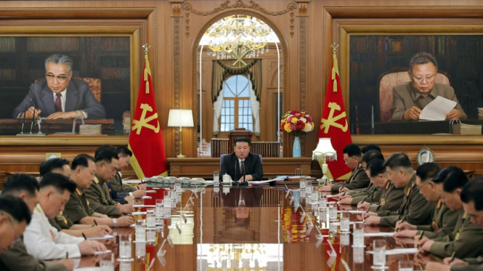 L&iacute;der norte-coreano demite comandante e pede rapidez em preparativos para guerra