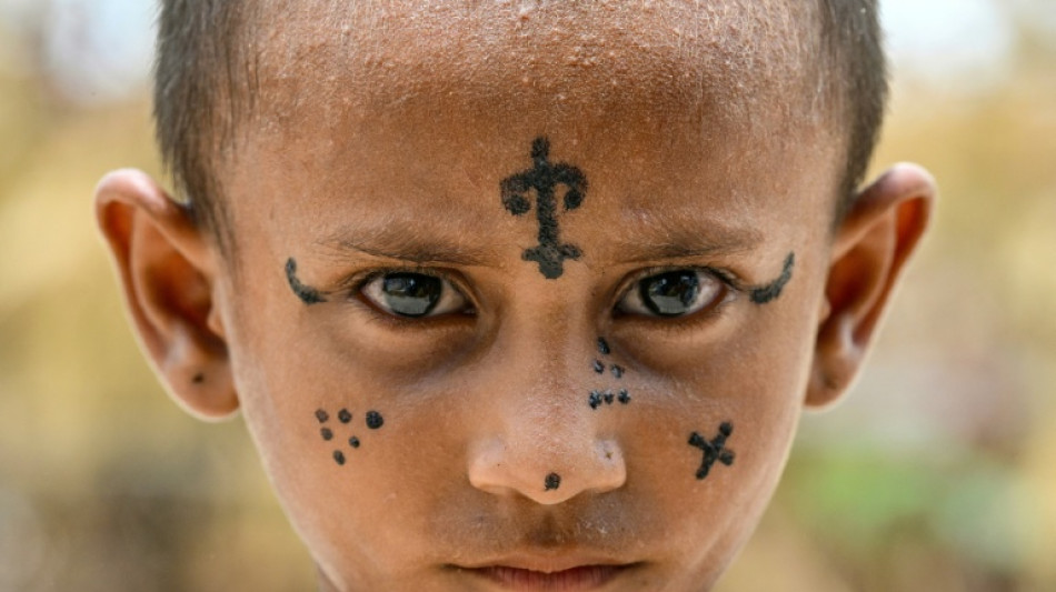  Tatuagens faciais hindus, uma tradição que se perde nas cidades do Paquistão 