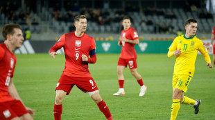 Lewandowski sofre les&atilde;o na coxa e desfalca Bar&ccedil;a no cl&aacute;ssico contra Real Madrid