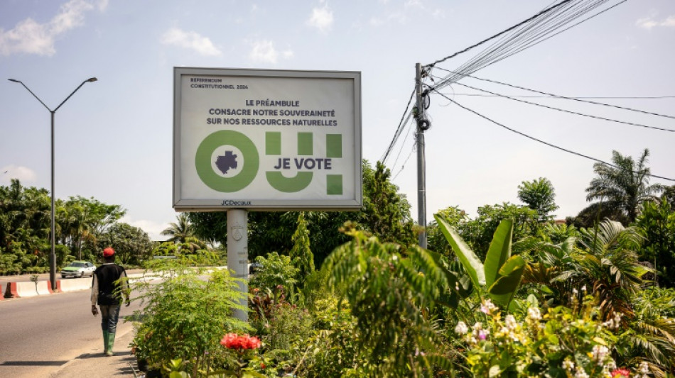 Gabon: ouverture du vote sur la nouvelle Constitution, "tournant majeur" apr&egrave;s le putsch