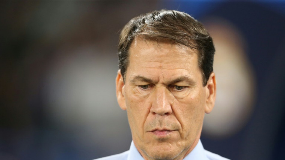 Garcia on the brink at floundering Napoli, Rome derby stalemate