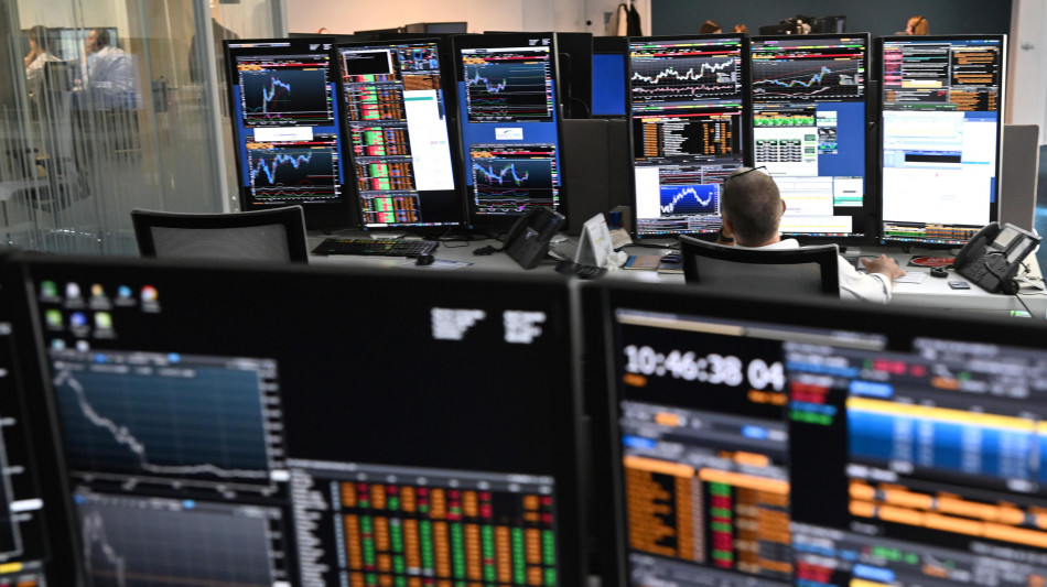 Borsa: l'Europa chiude in affanno, si salva Londra (+0,9%)