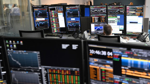 Borsa: l'Europa volatile, in aumento gas e petrolio in rialzo