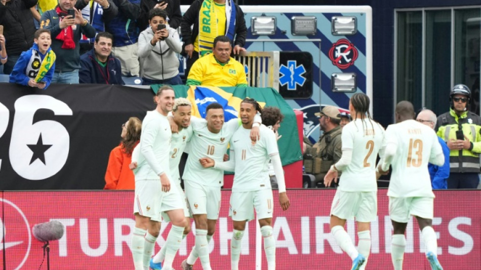 Foot: La France domine le Br&eacute;sil et prend date en vue du Mondial