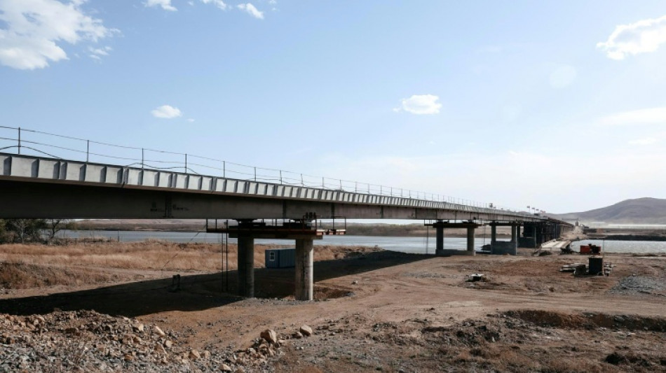  Rusia y Corea del Norte inauguran su primera conexi&oacute;n por carretera 