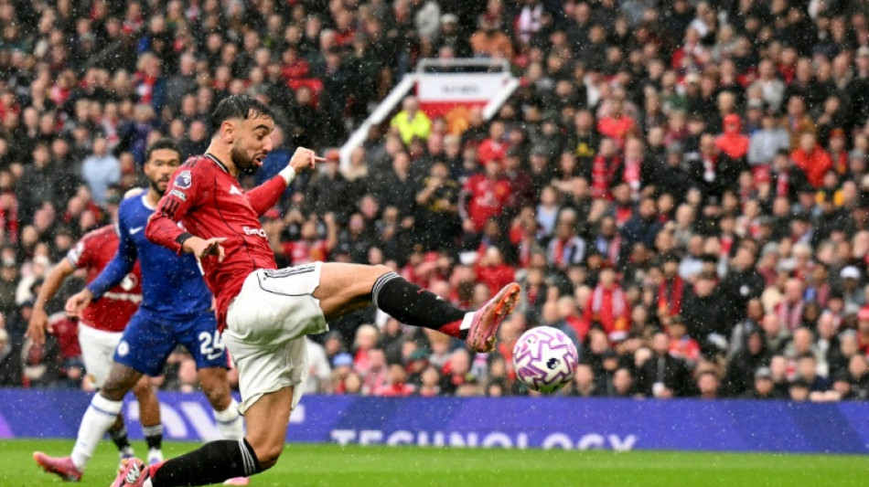  Man Utd earn vital win against Chelsea as Liverpool stay perfect 