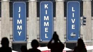 Gigantes de medios de EEUU ceden a presiones de Trump por c&aacute;lculo econ&oacute;mico