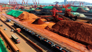 China suspende veto de exportação para EUA de três metais raros