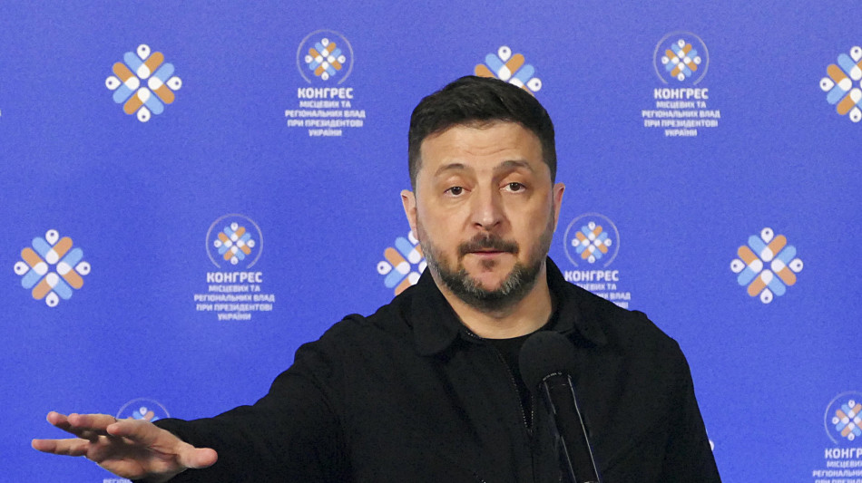  Zelensky, 'da Magyar una schiacciante vittoria, pronti a collaborare' 