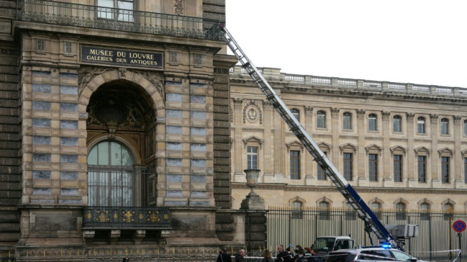 Une semaine apr&egrave;s le vol de bijoux au Louvre, deux suspects en garde &agrave; vue