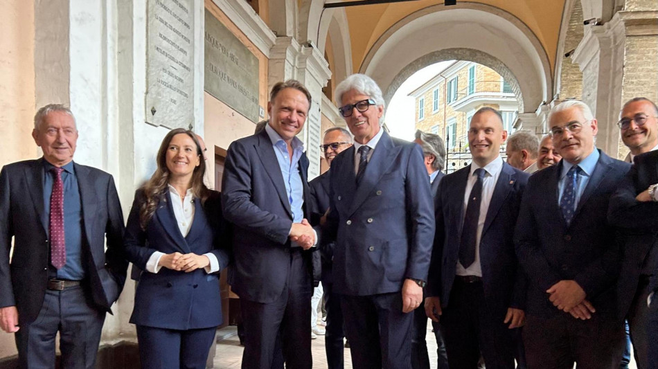  Crisi, Lollobrigida 'tre miliardi alle aziende agricole per produrre energia' 