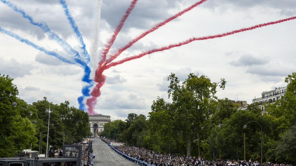  In Francia un 14 luglio tra difesa europea e omaggio alle vittime di Nizza 