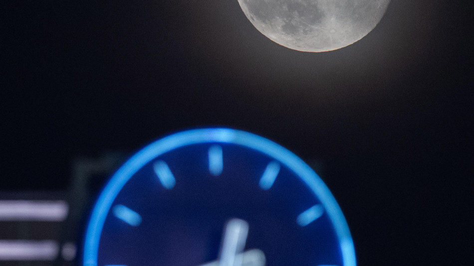  Si cerca uno standard per misurare il tempo sulla Luna 