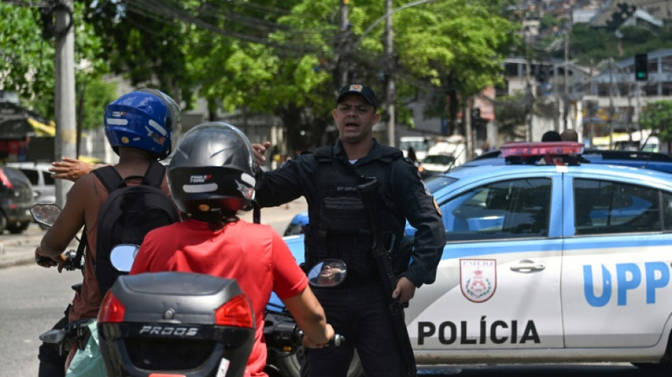 Pelo menos sete mortos em operação policial em favelas do Rio