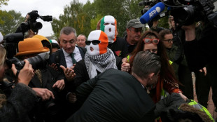 Retour au tribunal pour un rappeur de Kneecap, accus&eacute; de soutien au Hezbollah