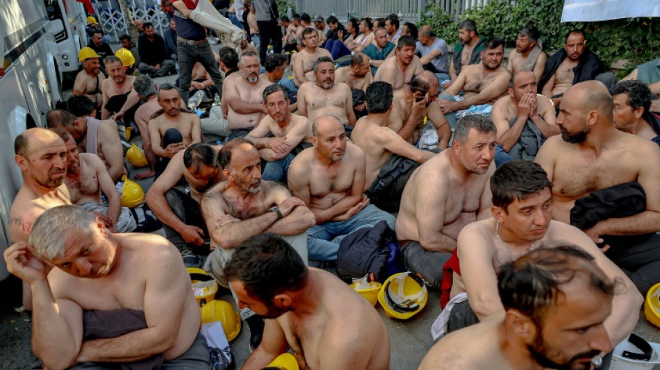  Turquie: 14 heures de garde &agrave; vue pour 110 mineurs en gr&egrave;ve de la faim 