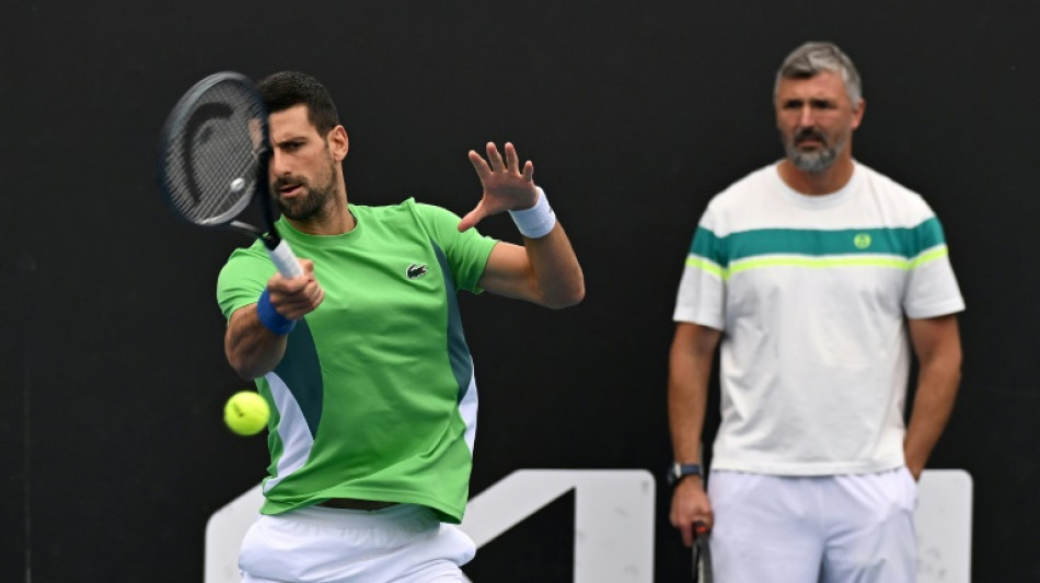 Ap&oacute;s in&iacute;cio de ano sem t&iacute;tulos, Djokovic rompe com treinador Goran Ivanisevic