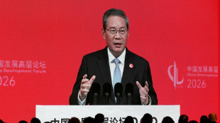 Primeiro-ministro chin&ecirc;s promete expandir o 'bolo' do com&eacute;rcio mundial