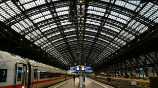 K&ouml;ln: Mann mit vermeintlich blutverschmierter Machete l&ouml;st Polizeieinsatz in ICE aus