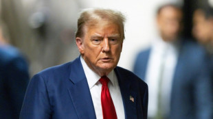 Clo&icirc;tr&eacute; en proc&egrave;s &agrave; New York, Trump s'offre un bol d'air en campagne