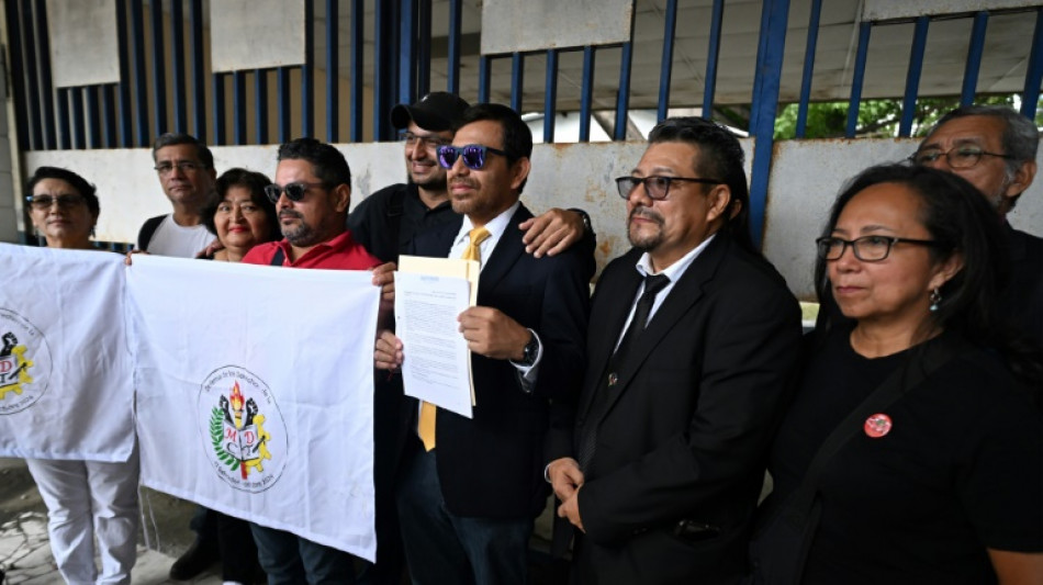  Movimento pede que reeleição indefinida em El Salvador seja declarada inconstitucional 