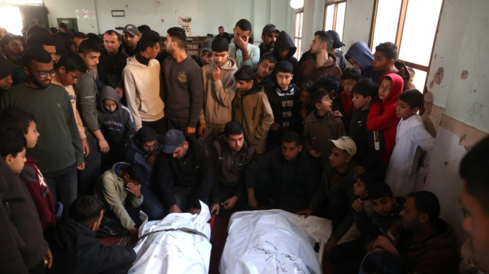  La Defensa Civil de Gaza afirma que ataques israel&iacute;es causaron al menos cinco muertos 