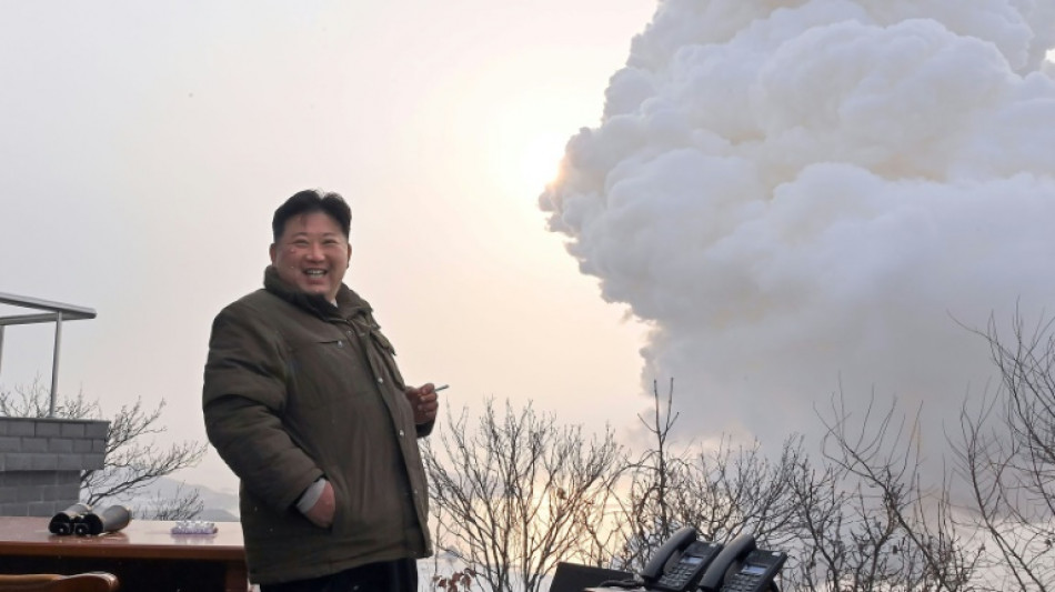 Corea del Norte dispara dos nuevos misiles bal&iacute;sticos, dice el Sur