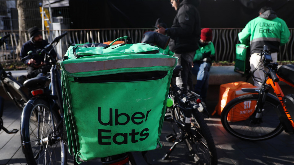  Uber Eats pagher&agrave; in Spagna 110 milioni di euro di contributi per 60mila riders 