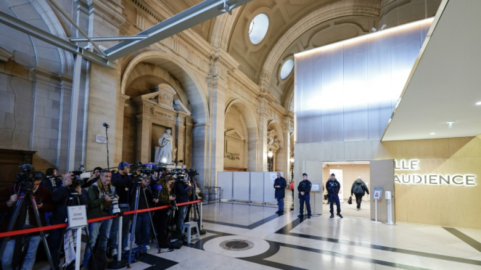 Ouverture du proc&egrave;s de huit personnes jug&eacute;es apr&egrave;s l'assassinat de Samuel Paty