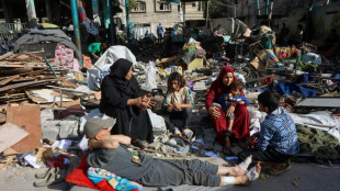 Defesa Civil de Gaza relata 16 mortes em bombardeios israelenses