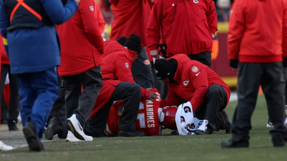 Chiefs coach Reid backing Mahomes recovery after knee injury 