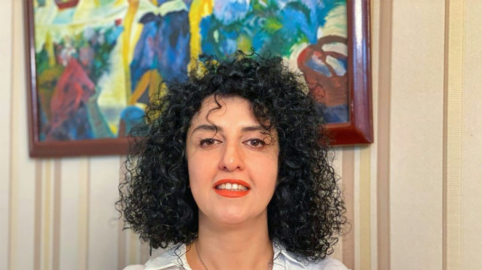  Apoiadores da iraniana Nobel da Paz continuam sem conseguir contat&aacute;-la ap&oacute;s sua pris&atilde;o 