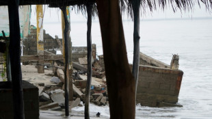 Dos muertos en M&eacute;xico por paso de hurac&aacute;n John, degradado a tormenta tropical