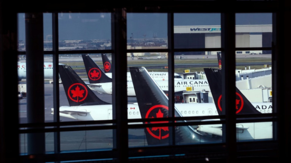 Air Canada streicht wegen Flugbegleiter-Streiks hunderte Flüge