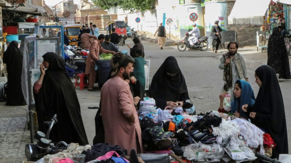 Hombres y mujeres pueden volver a comer juntos en Herat, Afganist&aacute;n