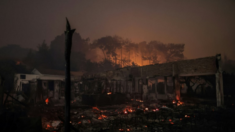 "Des tunnels de feu": en Gironde, la lutte au "corps &agrave; corps" des pompiers 