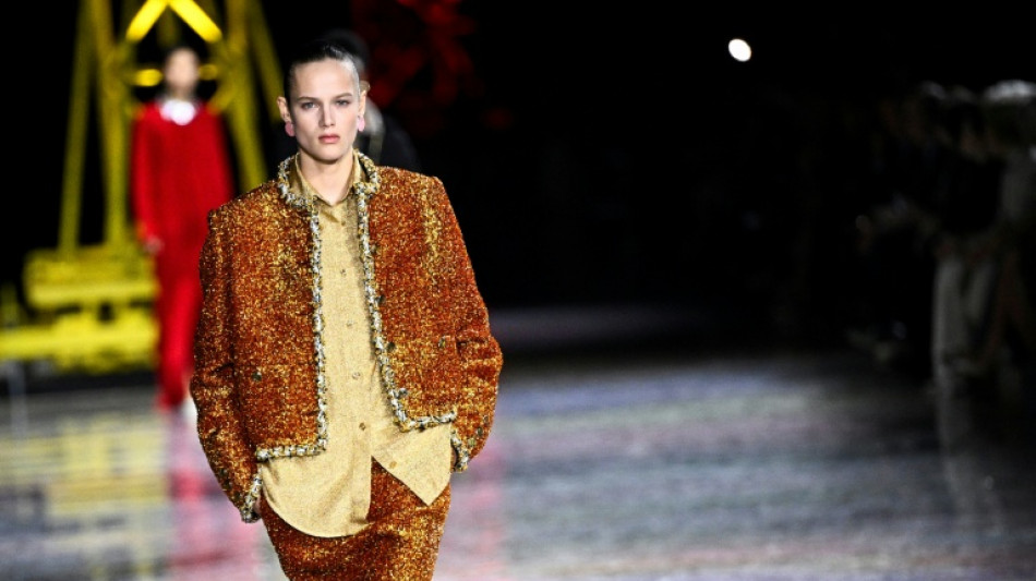  Blazy propone un viaje en el tiempo a trav&eacute;s del traje cl&aacute;sico de Chanel 