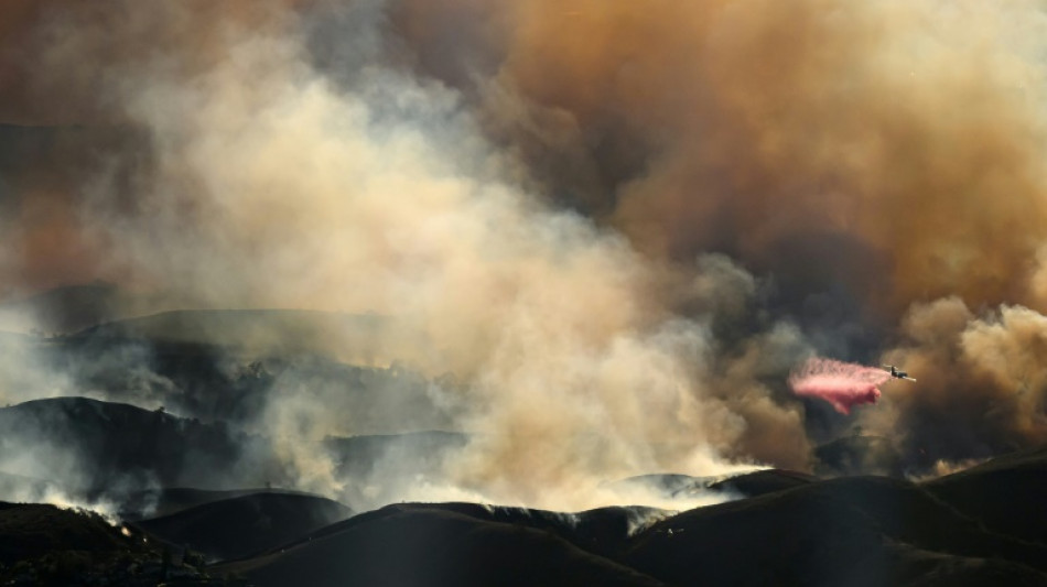 Los incendios "m&aacute;s devastadores" de California siguen sin control en Los &Aacute;ngeles