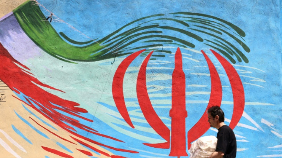  Oil back at $100 as US strikes douse Iran war hopes 