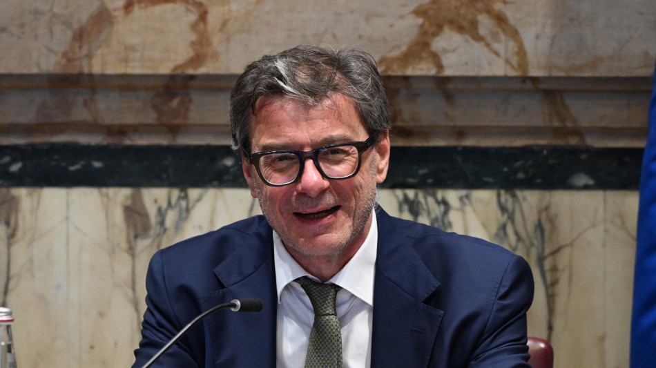  Giorgetti, le banche possono aiutare l'Italia a crescere di pi&ugrave; 
