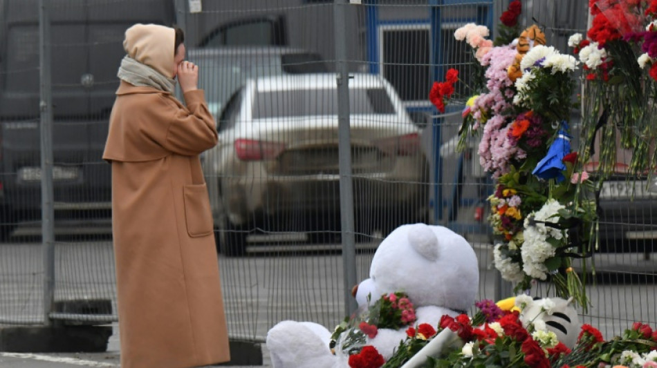 Familias angustiadas viven una "desesperaci&oacute;n total" tras el ataque mortal en Mosc&uacute;