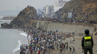 Los rumores y el revuelo siembran el caos en la frontera entre Marruecos y Ceuta