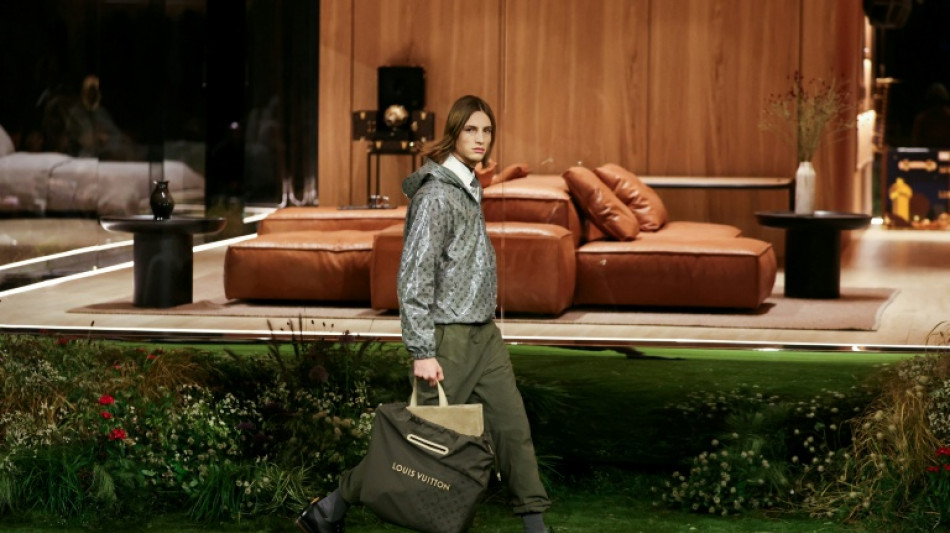 La Semana de la Moda de Par&iacute;s empieza con Louis Vuitton y su "dandy del futuro"