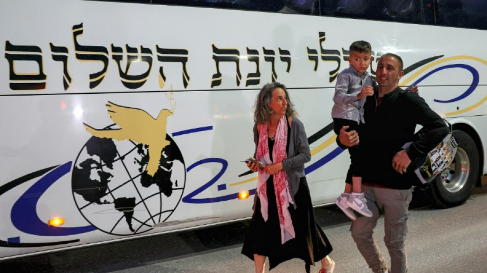 Camino al hospital, israel&iacute;es y palestinos viven una "peque&ntilde;a paz de una hora"