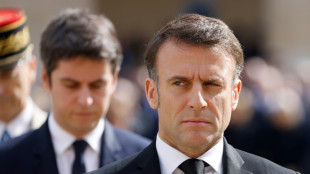 Gouvernement: les discussions patinent &agrave; gauche, Macron regrette la d&eacute;sunion dans son camp