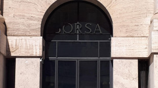 Borsa: Milano apre in rialzo, +0,77%