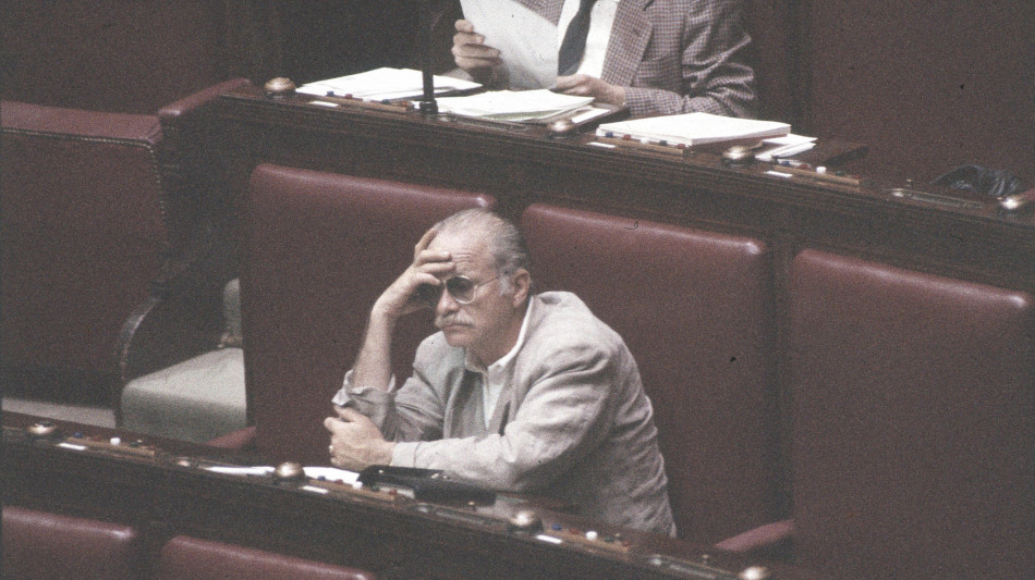  L'onorevole Gino Paoli, che pensava a musica e giovani 