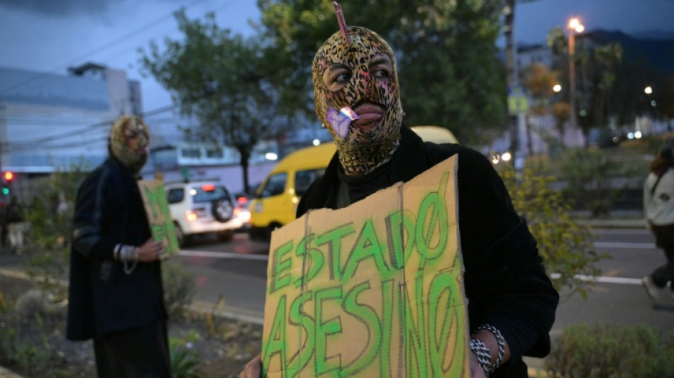 Quatro militares retidos em protestos ind&iacute;genas s&atilde;o libertados no Equador
