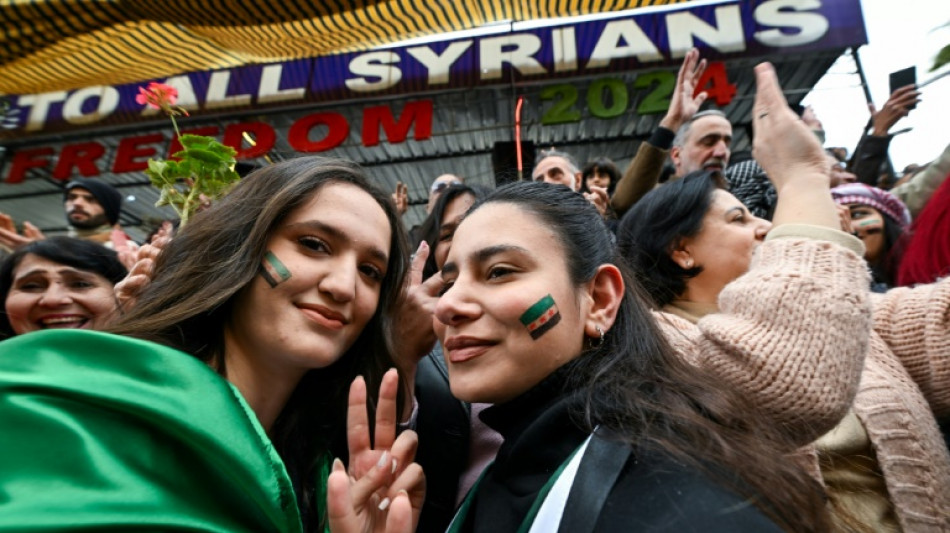 Syrie: des milliers de Syriens dans les rues pour f&ecirc;ter "la victoire de la r&eacute;volution" 